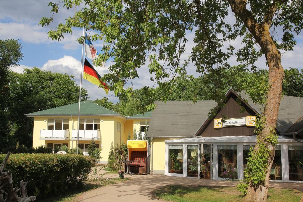 Hotel Seeadler Zempin Exterior photo